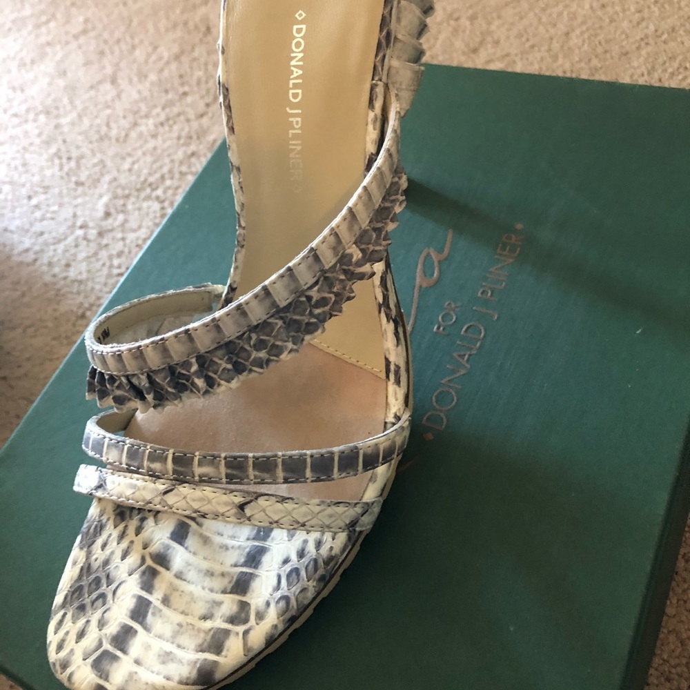 Beautiful sandals, new with box